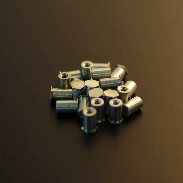 压接式压铆螺柱 - SPACERFIX™ series - clufix