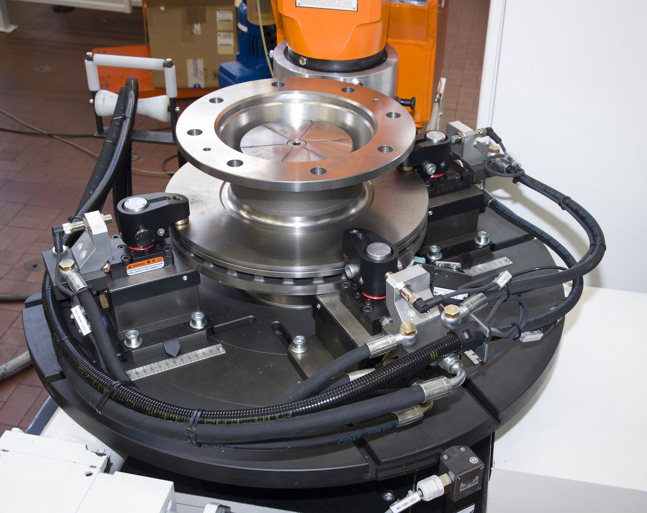 立式平衡机 / 动态 / 电动 / 重型 - vpubk40-to - cemb