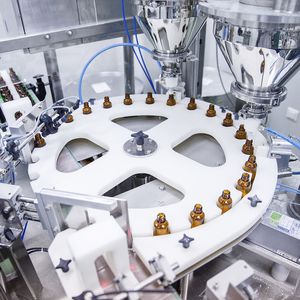 整体式灌装封盖一体机