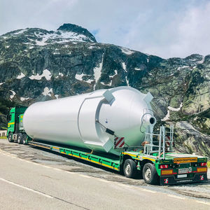 低车架半挂车