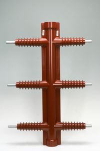 绝缘隔离器