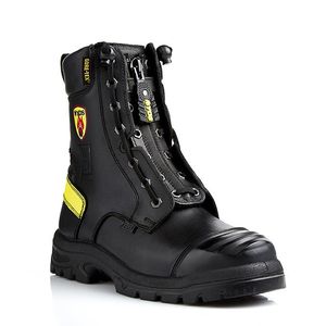 户外活动安全防护靴