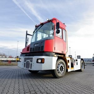 柴油牵引车 1