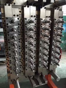 多腔注塑模具 1