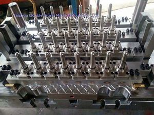 多腔注塑模具 1