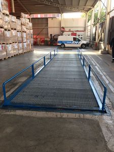 车用装载坡道