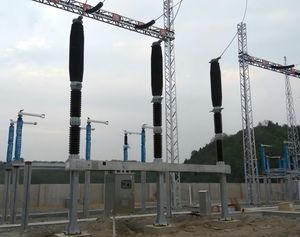 SF6气体绝缘断路器