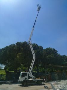 拖拉机悬挂高空作业平台 1