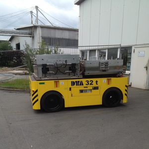 电动自走式拖车 1