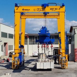 混凝土预制梁跨车