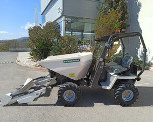 轮胎式自卸车