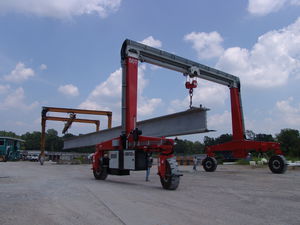 轮胎式龙门吊