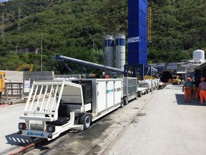 多功能车