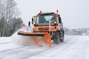 轻型车辆扫雪车