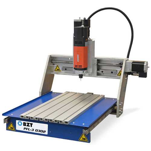3轴数控铣床 - PFL-3 0302  - BZT Maschinenbau GmbH - 通用 / 桥式 / 包含机箱