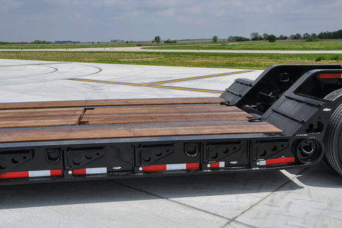 设备装载拖车 - 835 - Landoll - 用于工业材料 / 单车轴 / 牵引式