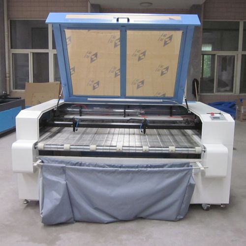 布料切割机 - ST-1810-100-F - Suzhou Suntop Laser Technology CO.,LTD - CO2激光 / 用于橡胶 / 用于PMMA