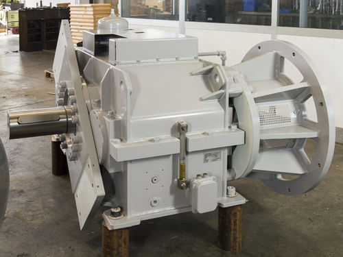 斜齿减速机 - GP2 / 360 / DS (SD) / 2V / 1 - 6 / PAMs / B3 .001 - PCM - 平行轴 / >10kNm / 法兰