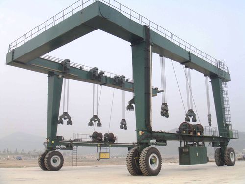 轮胎式龙门吊 - weihua crane - Henan Weihua Heavy Machinery Co., Ltd - 装船