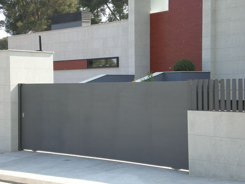滑动式门 - Talleres Alfa Torres - 金属 / 工业 / 室内
