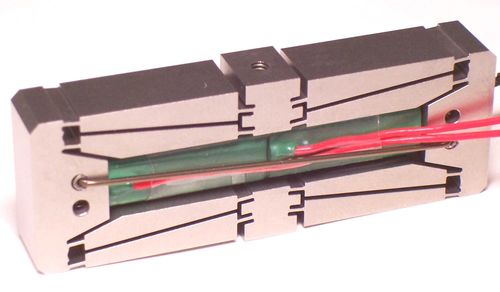 线性压电执行器 - 80 -  2000 µm - DSM - 放大