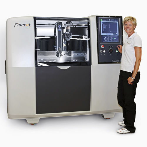 微磨料水射流切割机 - Finecut™ WMC 500 II - Finepart Sweden AB - 用于橡胶 / 用于金属 / 木材