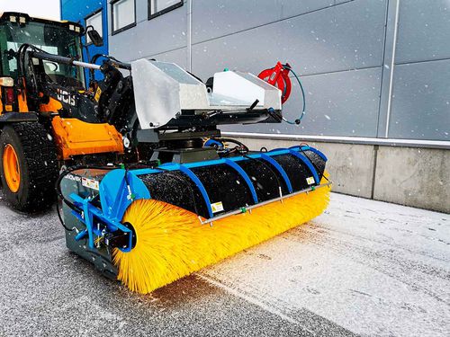 车载扫地机 - Circulus - Snowek Trombia - The future of road sweepingwww.snowek.fi - 液压 / 树叶
