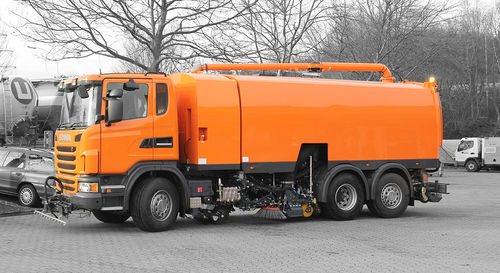 卡车安装式扫地机 - VS10  - BROCK Kehrtechnik GmbH - 液压 / 道路 / 粉尘