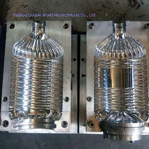 多腔吹塑模具 - DDW-BM100 - Taizhou Double World Plastic&Mould Co., Ltd. - PET塑料瓶 / 用于包装业 / 用于航空工业
