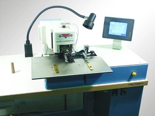 链式线迹缝纫机 - S-4000 ISBH Indexer SM - AMF Reece CR, s.r.o. - 袖口 / 用于纽扣孔 / 固定