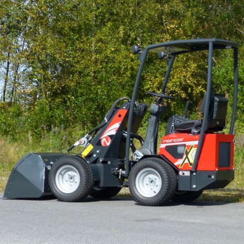 带轮装载机 - 755xc - Norcar-BSB Ab Oy - 铰接式 / 紧凑型 / 工程