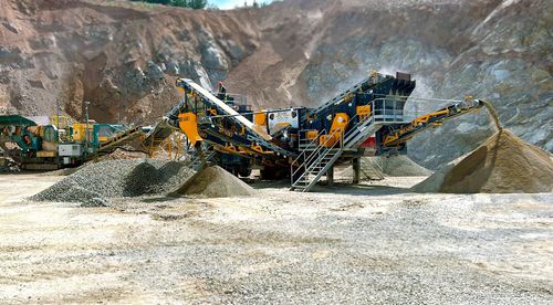 圆锥破碎筛选设备 - MCC series - Fabo Crushing Screening & Concrete Plants - 移动式 / 大容量 / 用于硬石