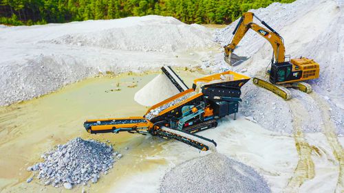 移动式筛分机 - FTB-1550 - Fabo Crushing Screening & Concrete Plants - 重载荷