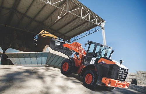 带轮装载机 - ZW140-6 - Deere-Hitachi Construction Machinery - 工程