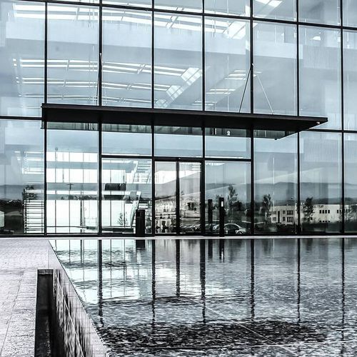滑动式门 - Gilgen Door Systems AG - 玻璃 / 用于室外 / 设计