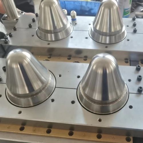 多腔吹塑模具 - SANTSAI MACHINERY - 单腔 / 技术零部件 / 装饰零件