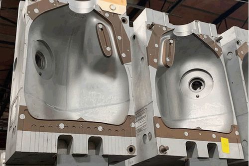 PET塑料瓶挤出吹塑模 - Dongguan JinJun Machinery Co., Ltd.