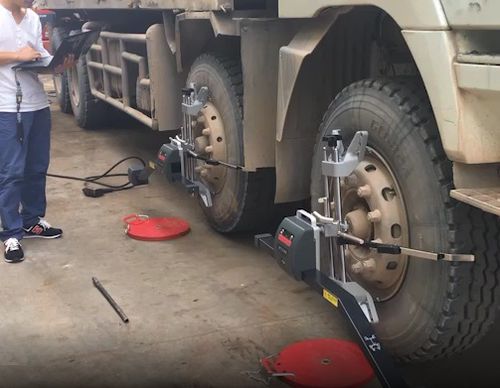 CCD车轮对准机 - ZF-DC-700 - Battle-Axe Auto Electronic Equipment Co., Ltd. - 用于卡车 / 便携式