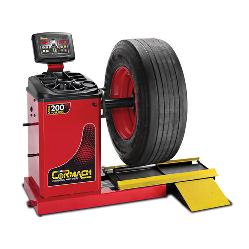 卡车轮胎平衡机 - MEC 200 - Cormach S.r.l. Correggio Machinery - 用于公共汽车 / 车用 / 自动
