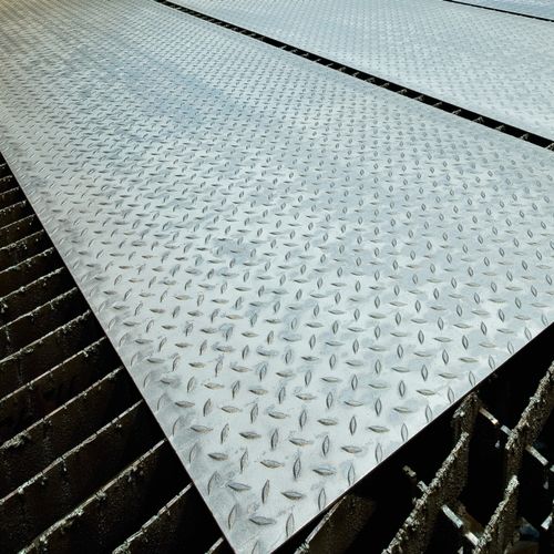 金属格栅板 - Lichtgitter GmbH - 焊接式 / 地面用 / 圆形电缆