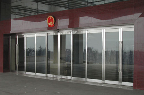 滑动式门 - Shen Zhen Hui Trade Industry Co., Ltd. - 金属 / 用于室外 / 自动