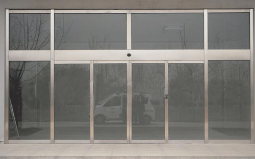 滑动式门 - Shen Zhen Hui Trade Industry Co., Ltd. - 用于室外 / 自动 / 伸缩