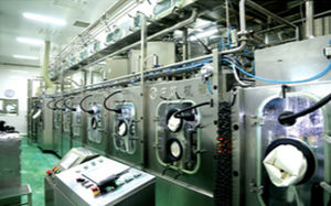 玻璃瓶灌装生产线 - Jiangsu Zhongyin Machinery Co., Ltd. - PET塑料瓶 / 易拉罐 / 果汁