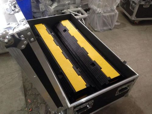 软管装载坡道 - JW-CP-002A - Wuhan Jackwin Industrial Co., Ltd. - 上胶带 / 线缆保护管套 / 橡胶