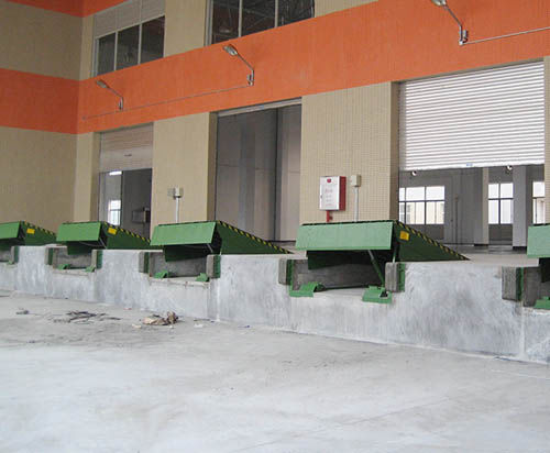 液压装卸跳板 - Guangdong Sunli Intelligent Logistics Equipment Co., Ltd. - 伸缩边缘式