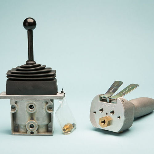 线轴气动分配器 - GLOBE Airmotors, Test Equipment & Motion Control - 杠杆