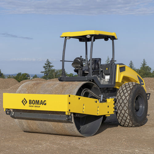 单缸轮压路机 - BW 212 D-5 SL  - BOMAG - 坚固 / 铰接式 / 智能