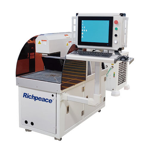 CO2激光打标机 - RPLC-NM-S-1-500×500-C-SLM-RMG175W-NA-3P380V - Tianjin Richpeace AI Co., Limited - 用于皮革 / 落地式 / 工业