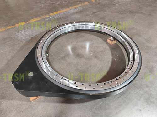 蜗杆回转驱动装置 - S-III-O-1355-5.61    - Unique Transmission Equipment(Luoyang)Co., LTD