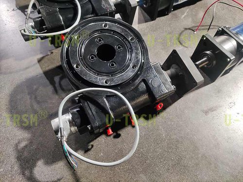 蜗杆回转驱动装置 - SE5 - Unique Transmission Equipment(Luoyang)Co., LTD - 紧凑型